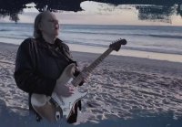 Walter Trout feat. Beth Hart - Broken (Official Lyric Video)