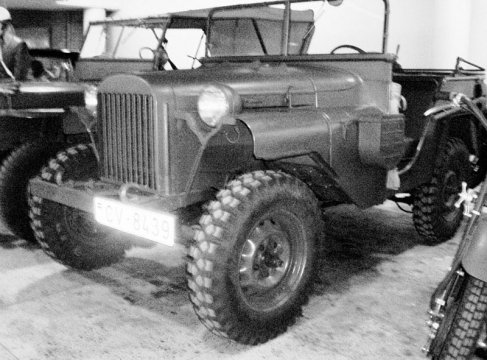 800px-GAZ-64-bw