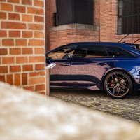 Audi-rs6-c8-avant-quattro-brink-wall-blue