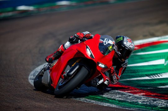 Ducati-panigale-2025-02