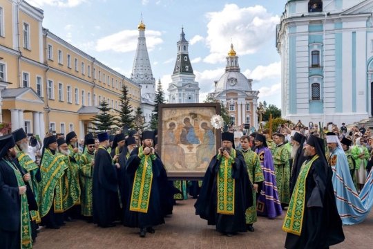 Принесение иконы Святой Троицы в Троице-Сергиеву Лавру