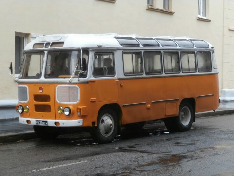 PAZ-672 at Bronevoy Pereulok 12 in Minsk 24 August 2014 (1)