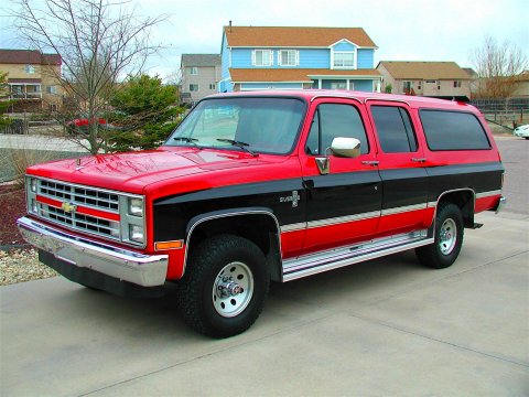 CHEVROLET SUBURBAN SILVERADO 4X4 (1987)