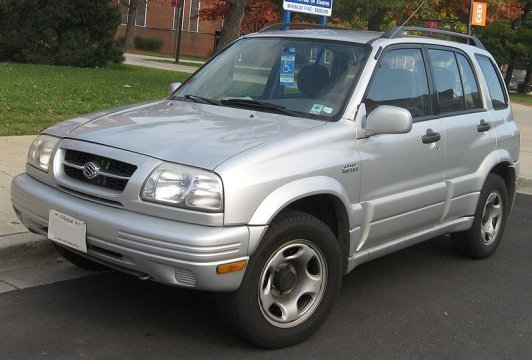 800px-99-01 Suzuki Grand Vitara