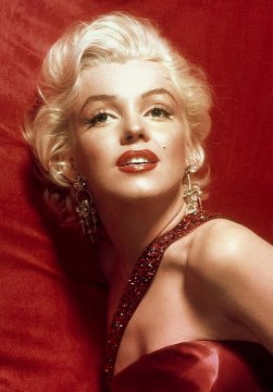 501px-Marilyn Monroe in How to Marry a Millionaire