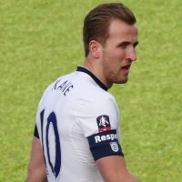 Harry Kane (24685589756) (cropped)