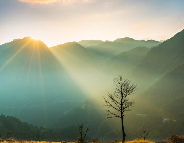 View-of-foggy-mountain-landscape 1359-740