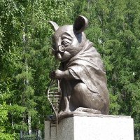 Monument to lab mouse-1