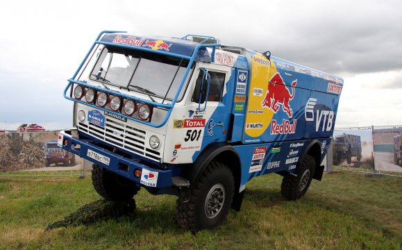 1280px-KAMAZ-4911 at MAKS 2009 (2)