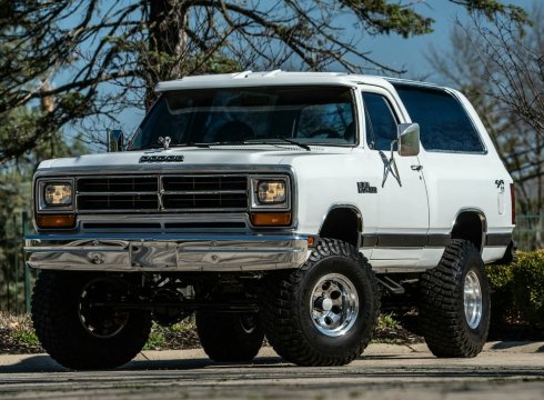 DODGE Ramcharger (1987)