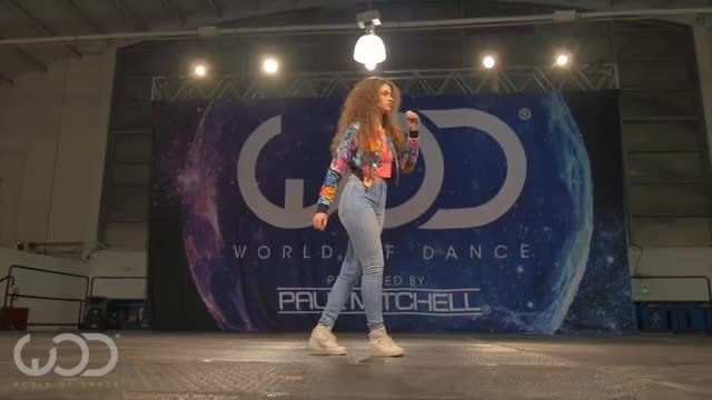 Dytto Barbie World of Dance