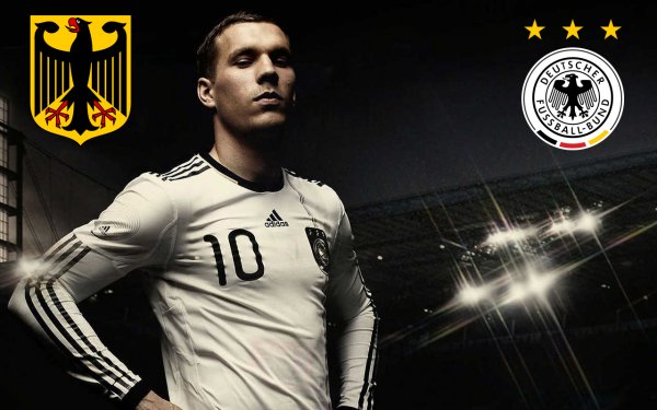 lukas-podolski-Football-Team-Germany-Wal