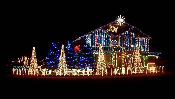 Cadger_Dubstep_Christmas_Lights_House_2012_-_Full_Show.mp4