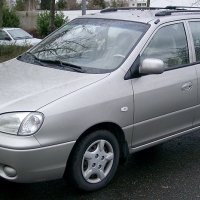 Kia Carens front