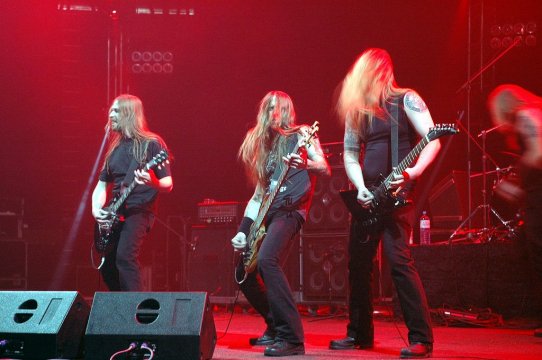 1024px-Amon Amarth 2005