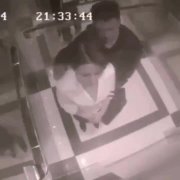 Мигрант явно хотел любви и ласки в лифте от русской девушки.