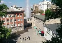 15 метровый столб воды у школы Харькове