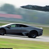 Lamborghini-Reventon-Takes-on-a-Tor