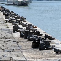 budapest-shoes-memorial-