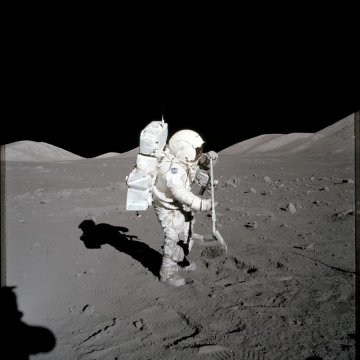 Астронавт миссии Аполлон-17 Харрисон Шмитт.