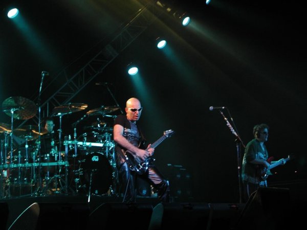 Joe Satriani - A Phase Im Going Through