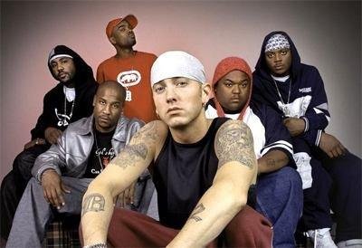 D12 - Pistol pistol