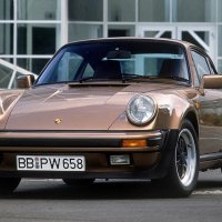 porsche-911-turbo-3-3-coupe-930