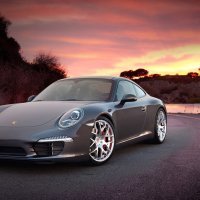 Porsche-oboi-avtomobili-1366x768