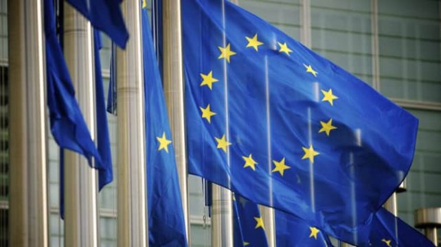 16148f0-eu-flags-getty 690x387