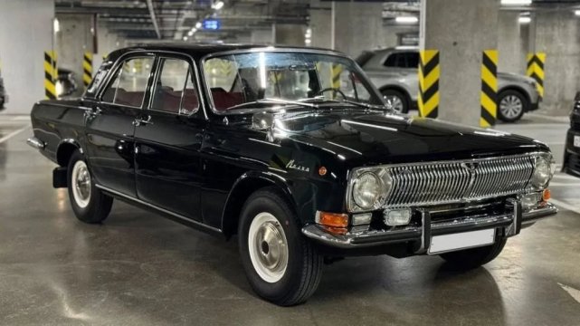 Gaz-24-24---01.jpg