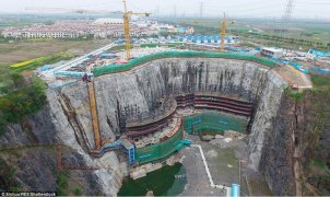Китайцы-строят-отель-километровой-глубины-7