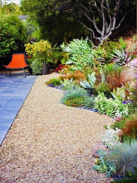 11-flower-bed-ideas-homebnc-lg