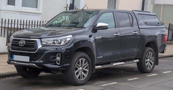 1280px-2018 Toyota Hilux Invincible X D-4d 4WD 2.4 Front