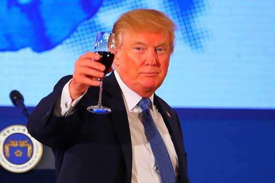 Donald-trump-drink-front